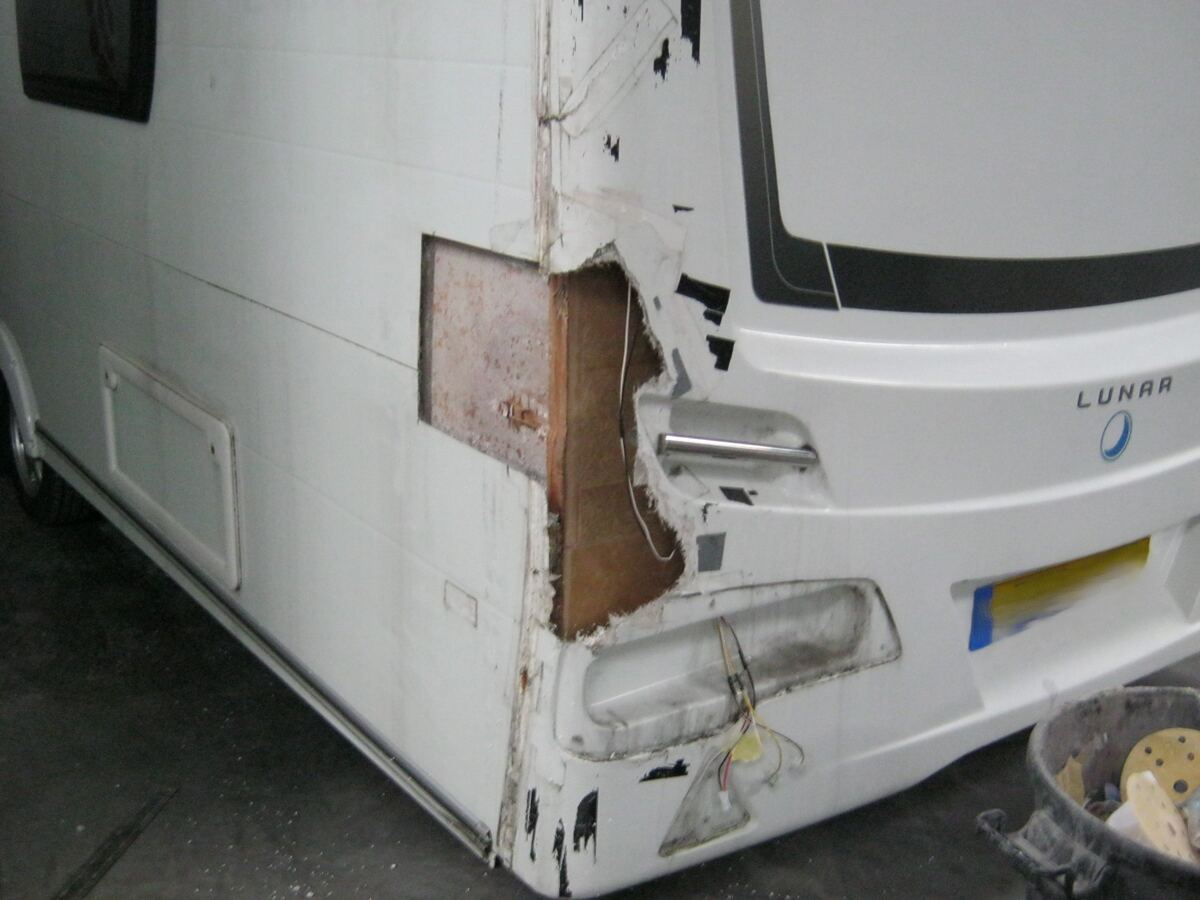 Lunar caravan rear end, before repair